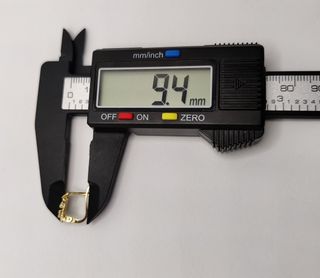 Pendiente de oro de 18k circonitas, 2.11 g.