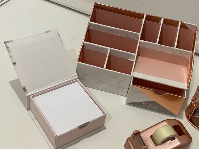 Organizador de escritorio mármol y oro rosa