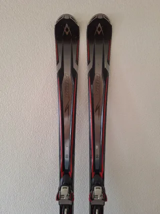 Esquís Völkl Tigershark 10 FT powered by Titanium