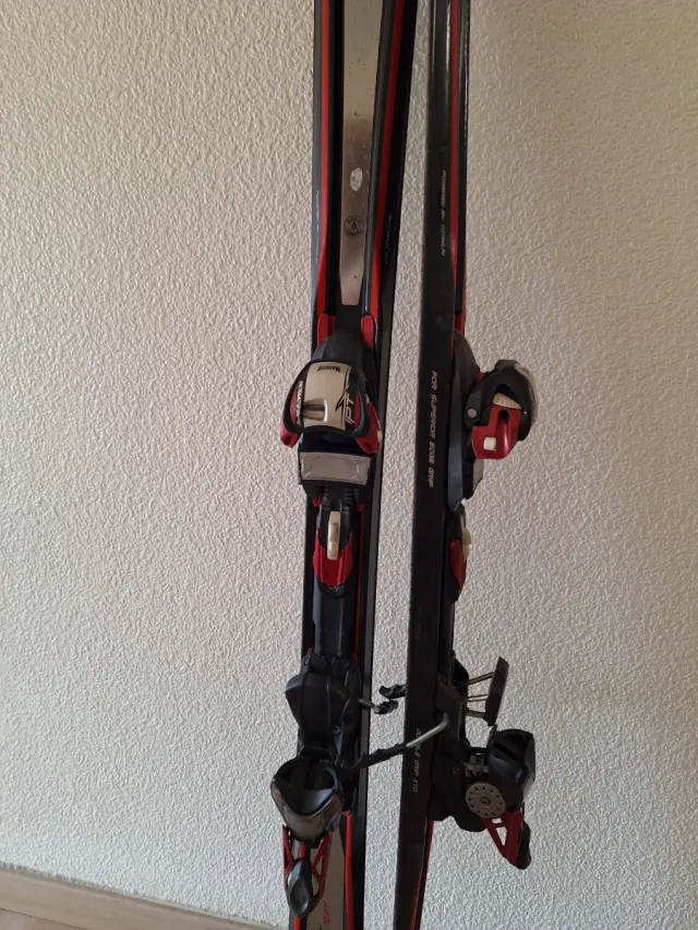 Esquís Völkl Tigershark 10 FT powered by Titanium