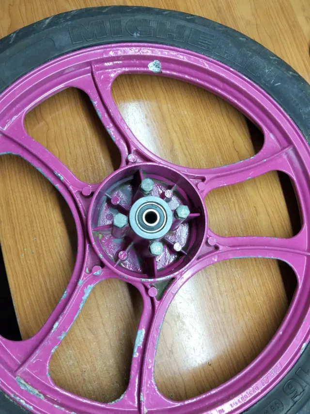 Llanta delantera Rieju 49cc rosa