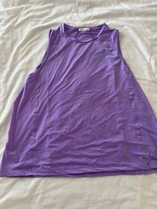 Camiseta tirante Oysho lila talla L