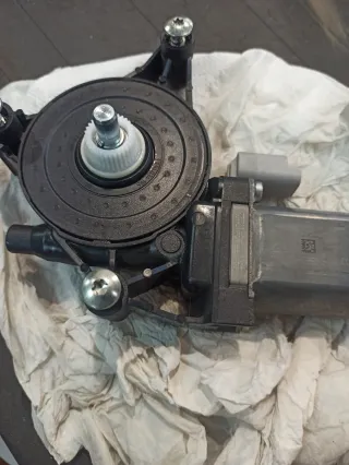 Motor elevalunas eléctrico Bosch Citroen berlingo.