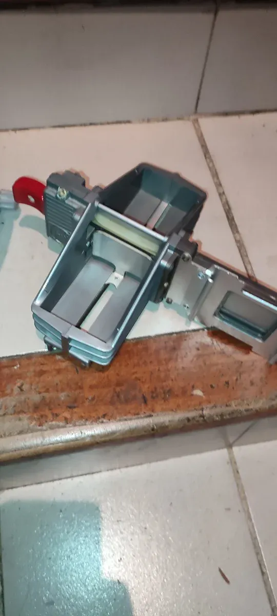 Antiguo proyector sfom 430  diapositivas con caja