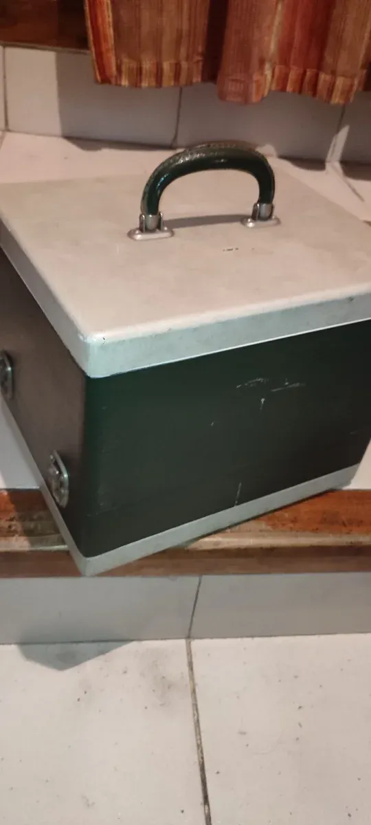 Antiguo proyector sfom 430  diapositivas con caja