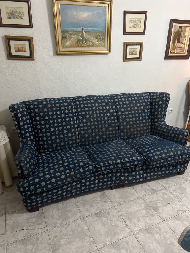 Sofá de 3 plazas azul y beige. No se hacen envíos