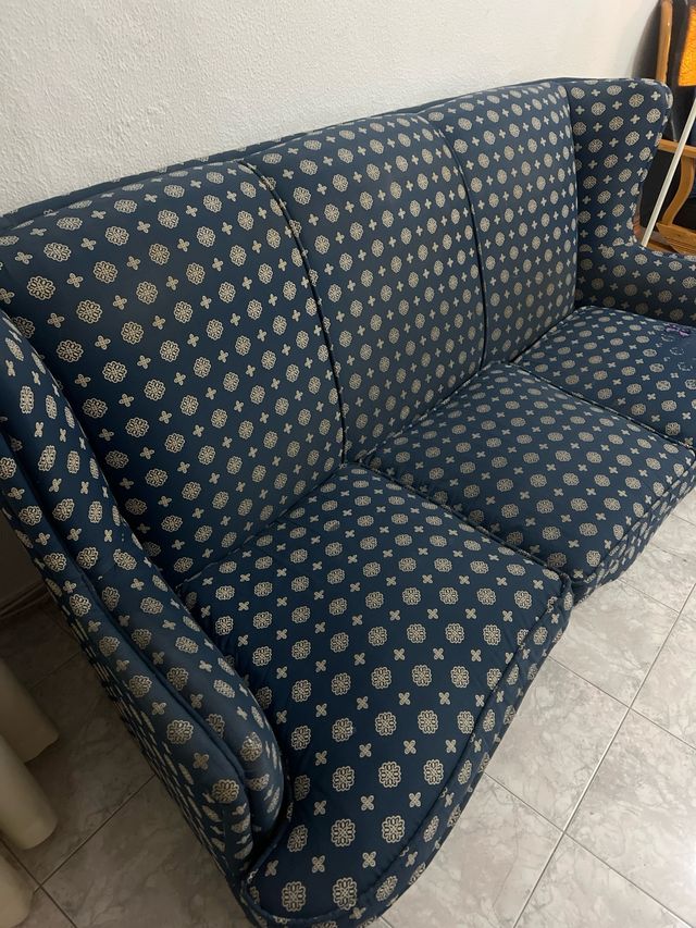 Sofá de 3 plazas azul y beige. No se hacen envíos