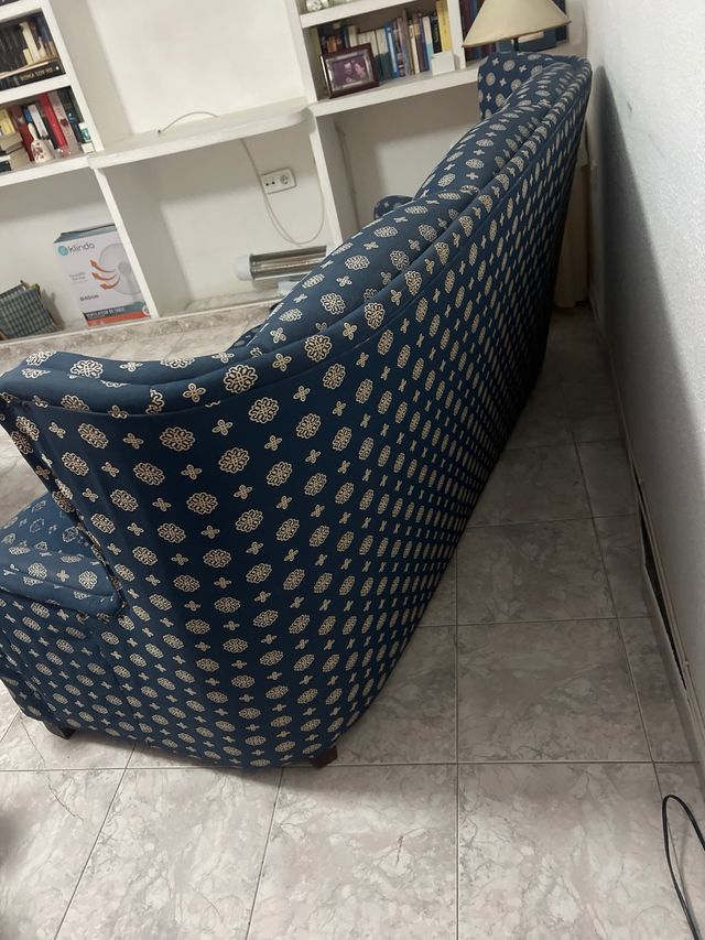 Sofá de 3 plazas azul y beige. No se hacen envíos