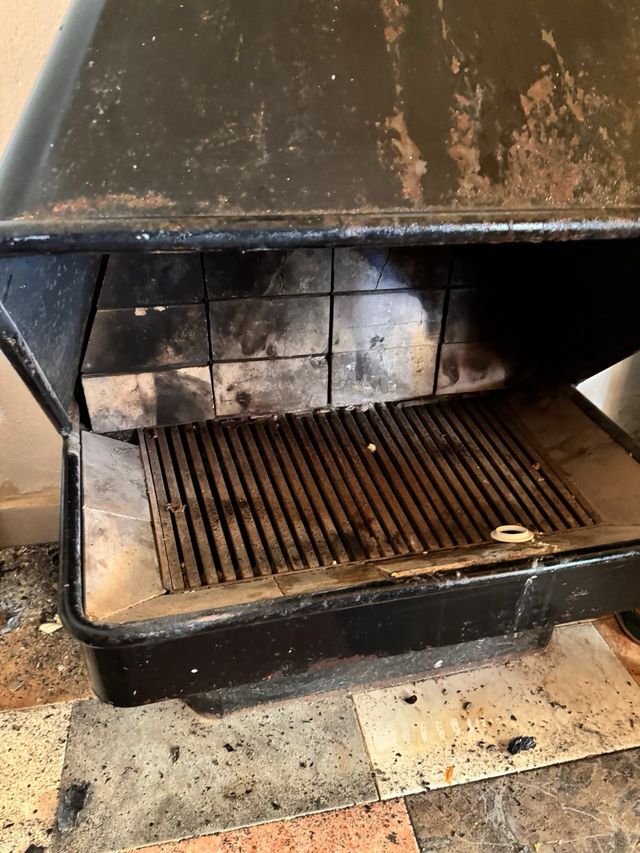 Chimenea de leña interior