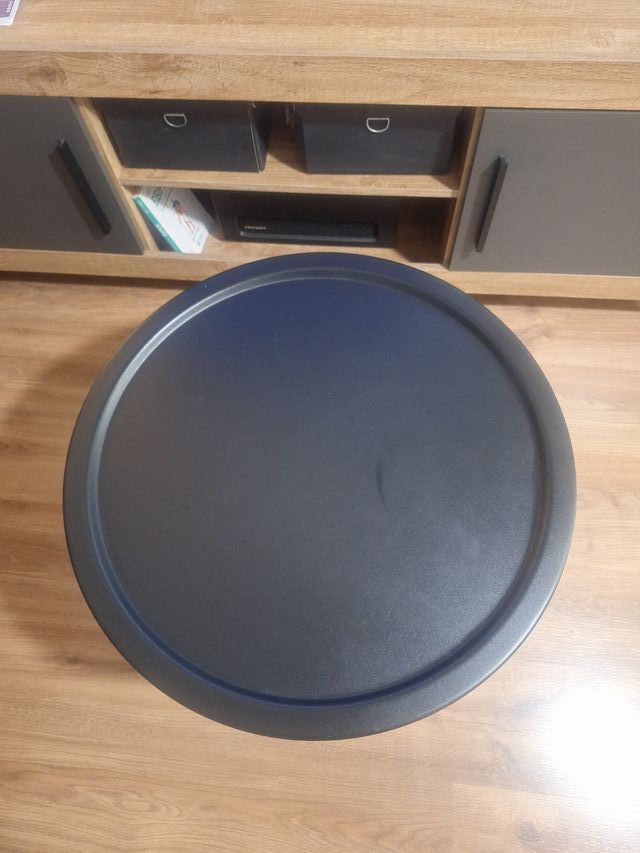 Mesa auxiliar metálica negra