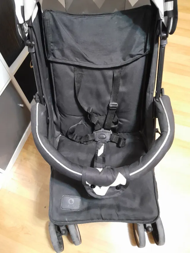 Carro de paseo con estampado zigzag