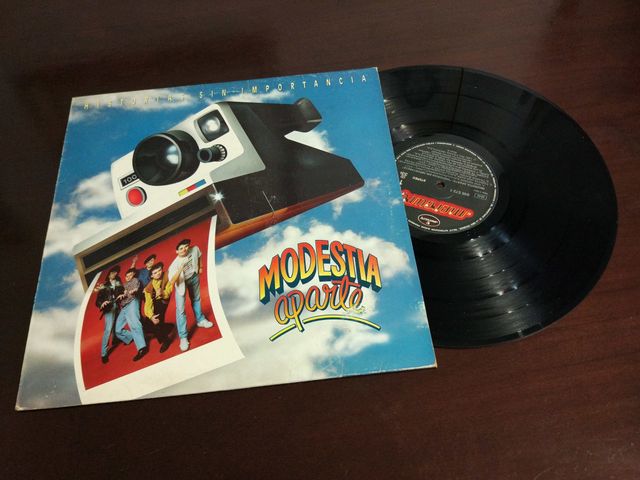 Modestia aparte - Historias sin importancia LP