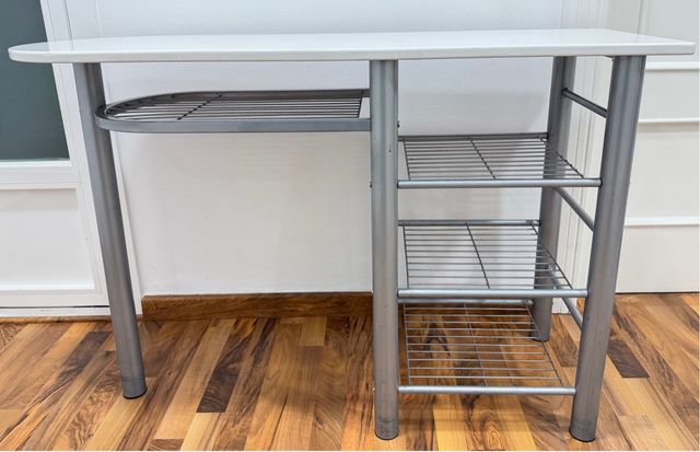 Mesa de cocina alta blanca