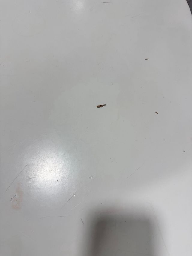 Mesa de cocina alta blanca