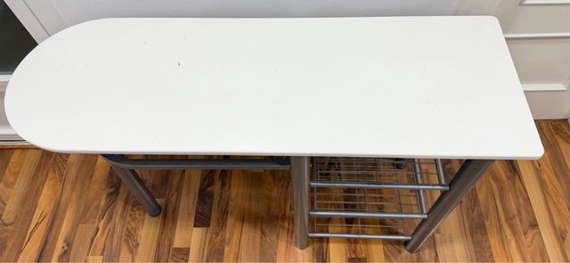 Mesa de cocina alta blanca