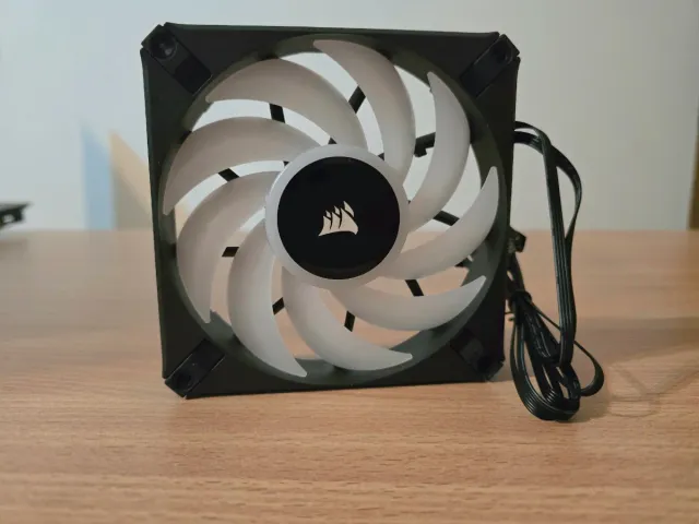 Corsair AF120 RGB ELITE
