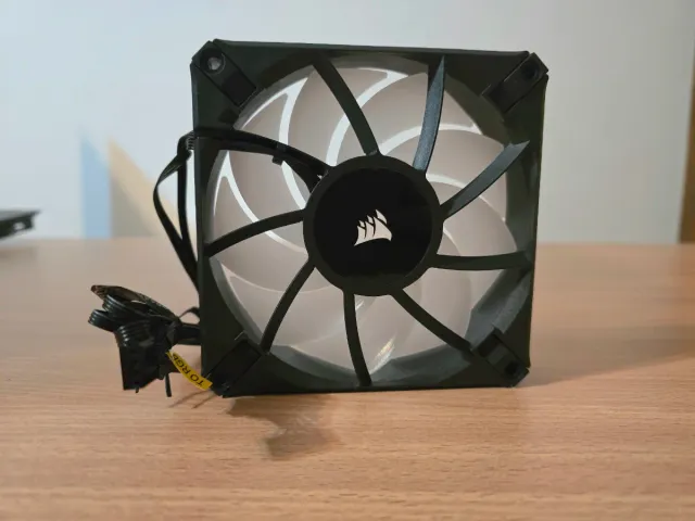 Corsair AF120 RGB ELITE