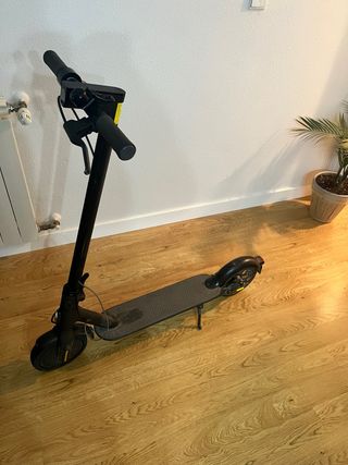 Patinete Xiaomi Essential Negro