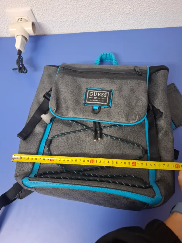 Mochila Guess Gris y Azul