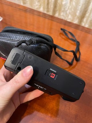 Macchina fotografica Kyocera Carl Zeiss Tessar