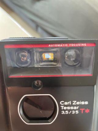 Macchina fotografica Kyocera Carl Zeiss Tessar