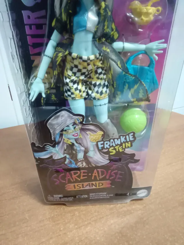 Muñeca Monster High Frankie Stein Scare-A-Dise Isl