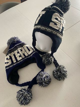 Coppia cappelli DRAGON con pon pon