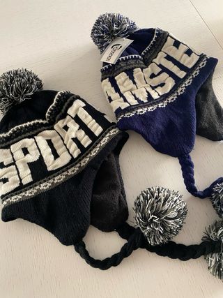 Coppia cappelli DRAGON con pon pon