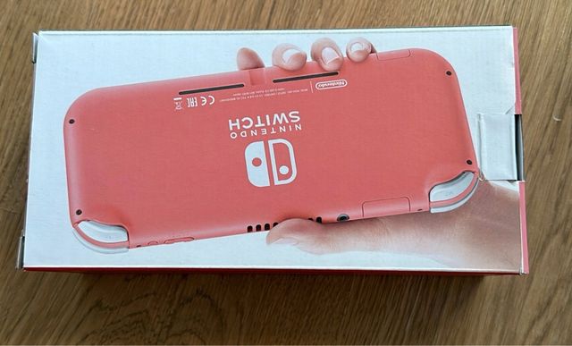Nintendo Switch Lite Coral