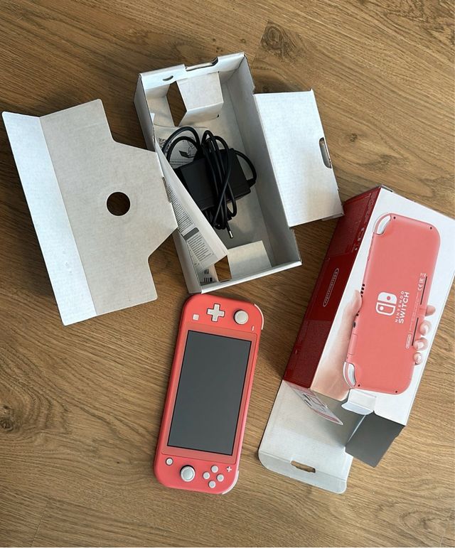 Nintendo Switch Lite Coral