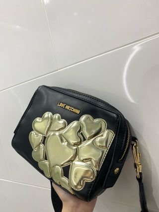 Bolso Moschino Negro y Dorado Corazones