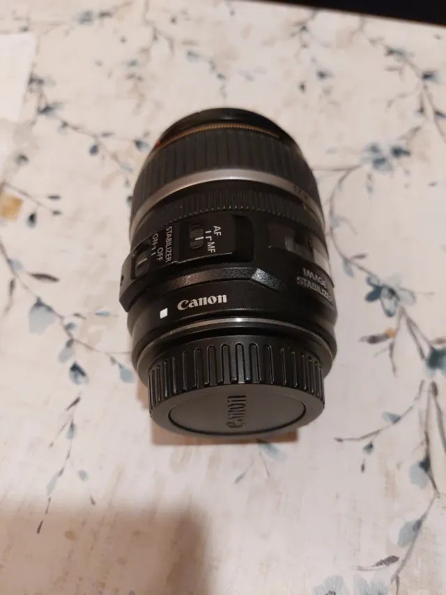 Objetivo Canon EF-S 17-85mm f/4-5.6 IS USM