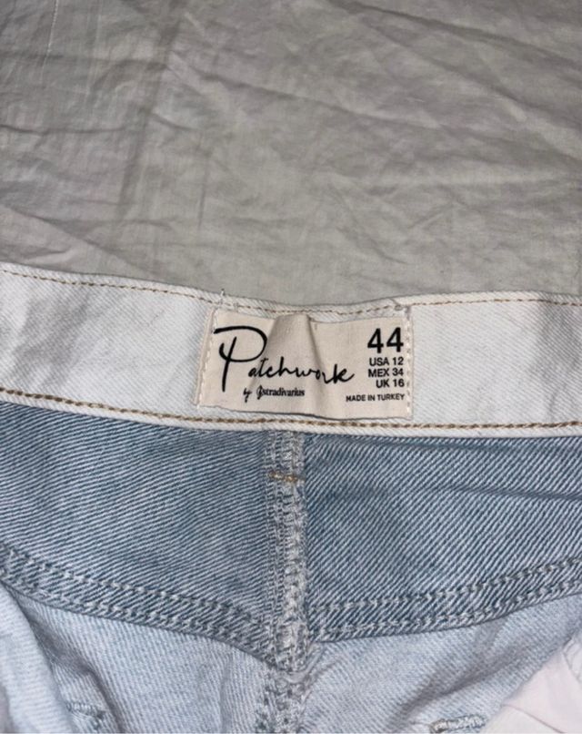 Vaqueros Patehwork Stradivarius talla 44