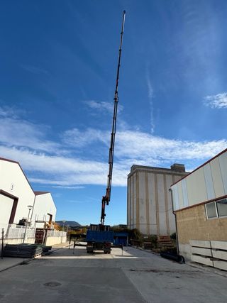 Iveco Camión Grúa Palfinger PK 44002 + Jib