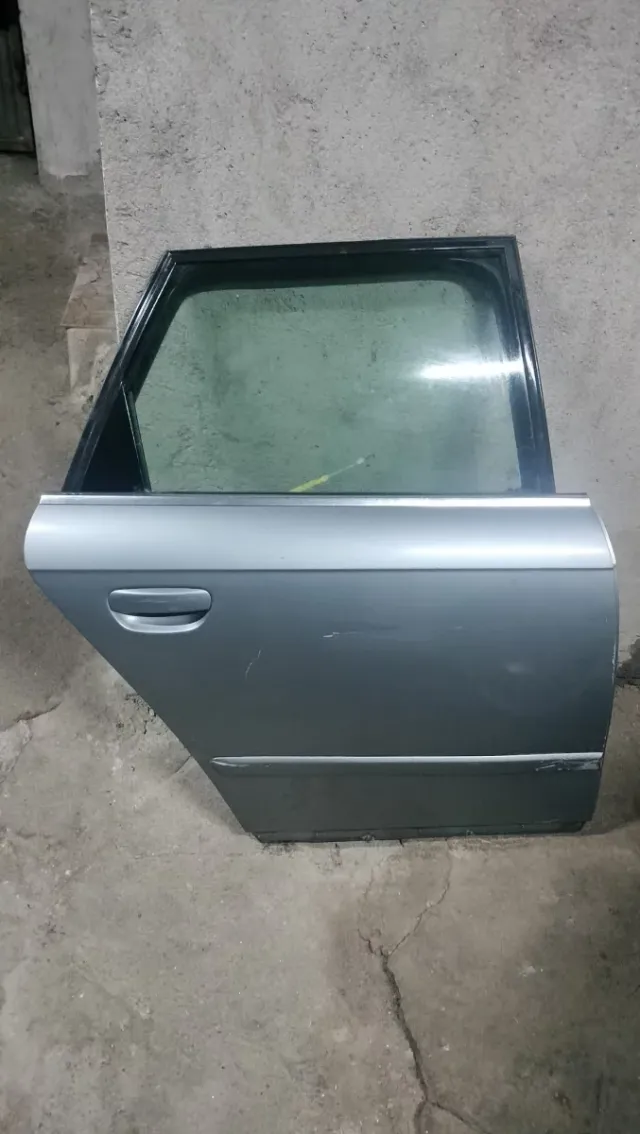 Puerta tra/derecha Audi A4 2001-2008