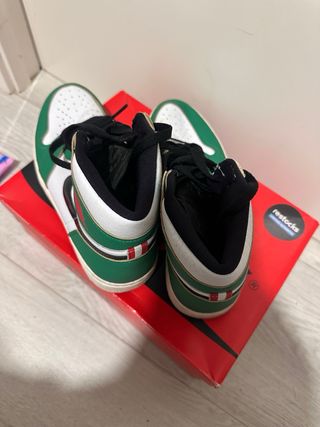 Air Jordan 1 High Lucky Green modelo Travis Scot