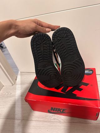 Air Jordan 1 High Lucky Green modelo Travis Scot