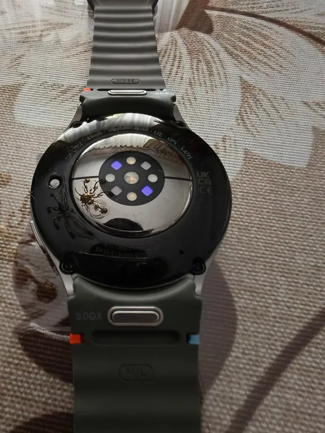 Samsung Galaxy Watch 7 44mm LTE + correa extra