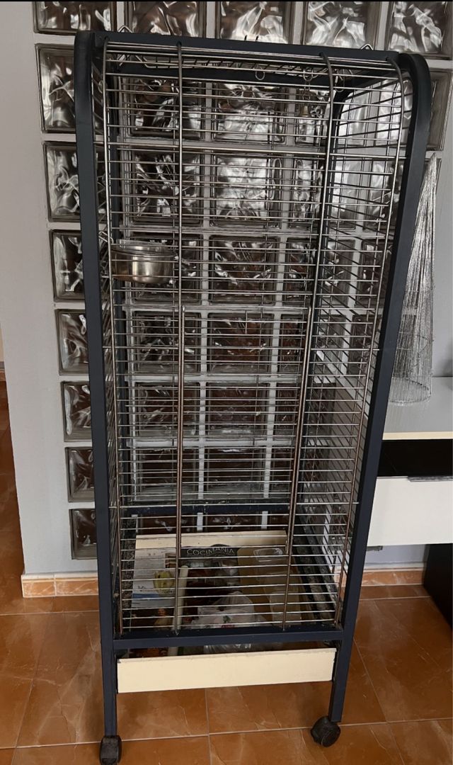 Jaula grande con ruedas
