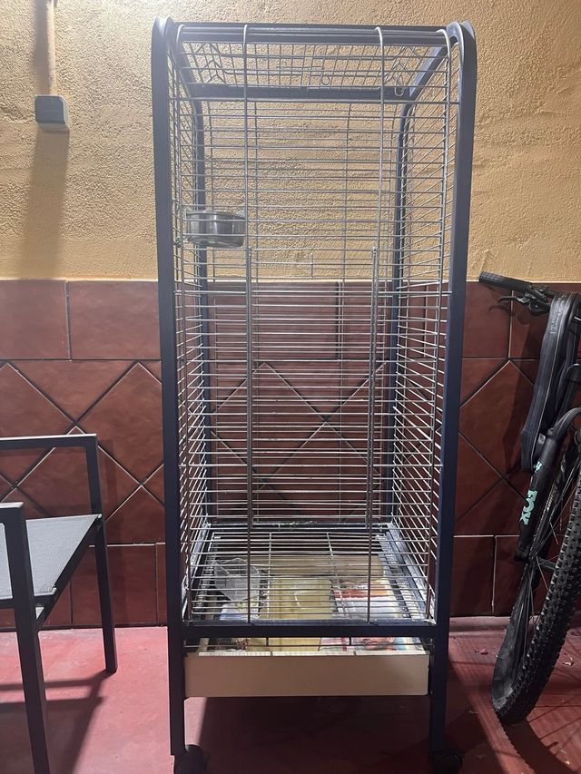 Jaula grande con ruedas