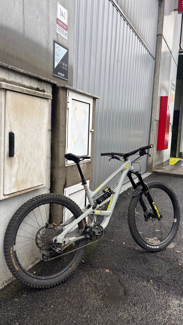 YT Capra Mx Core 2 2022