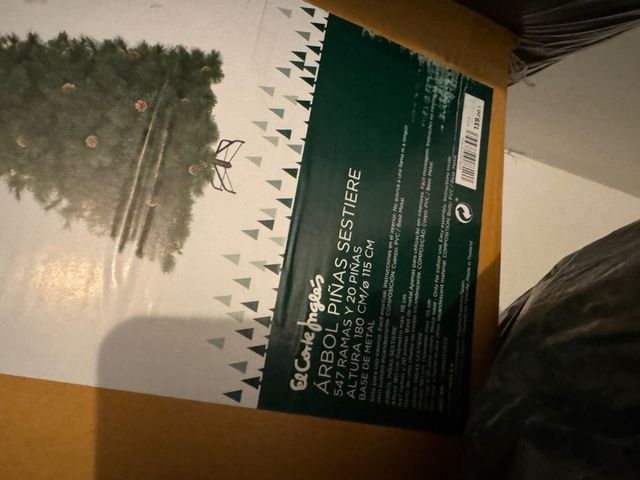 Árbol de Navidad Sestiere con piñas Corte Inglés