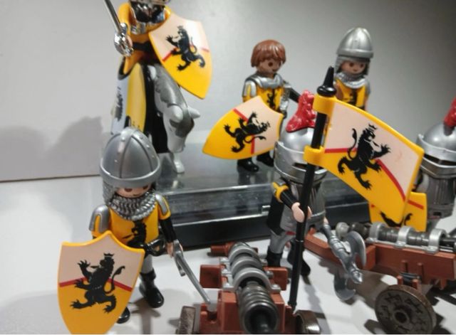 Playmobil Guerreros León Amarillo