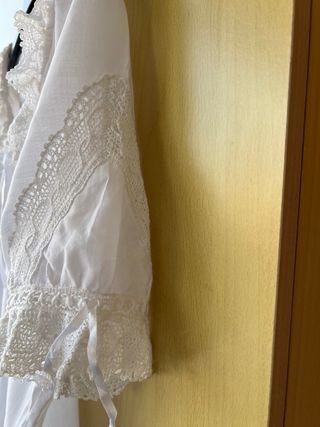Camisa huertana blanca encaje