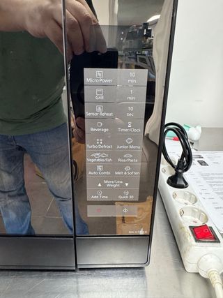 Microondas Panasonic GT46KBSUG