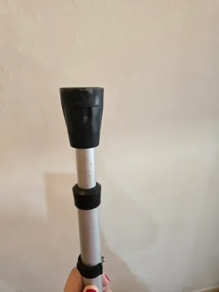 Bastón ortopédico ajustable.