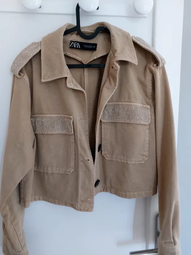 Chaqueta Zara cropped con brillos Talla M