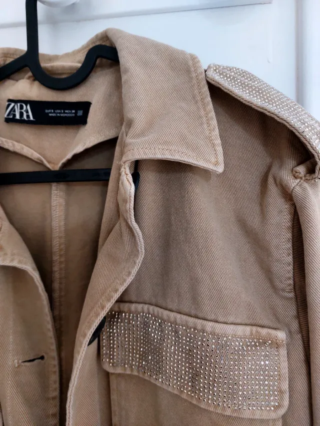 Chaqueta Zara cropped con brillos Talla M