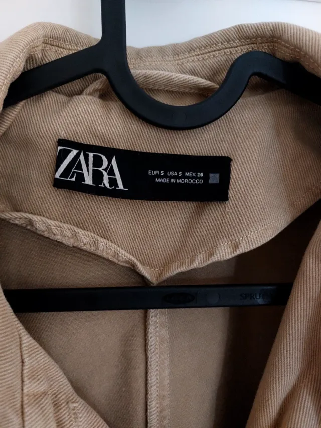 Chaqueta Zara cropped con brillos Talla M