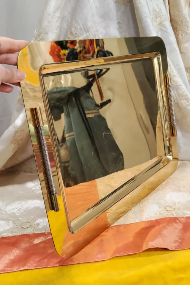 Bandeja Vintage Metal Dorado con Asas